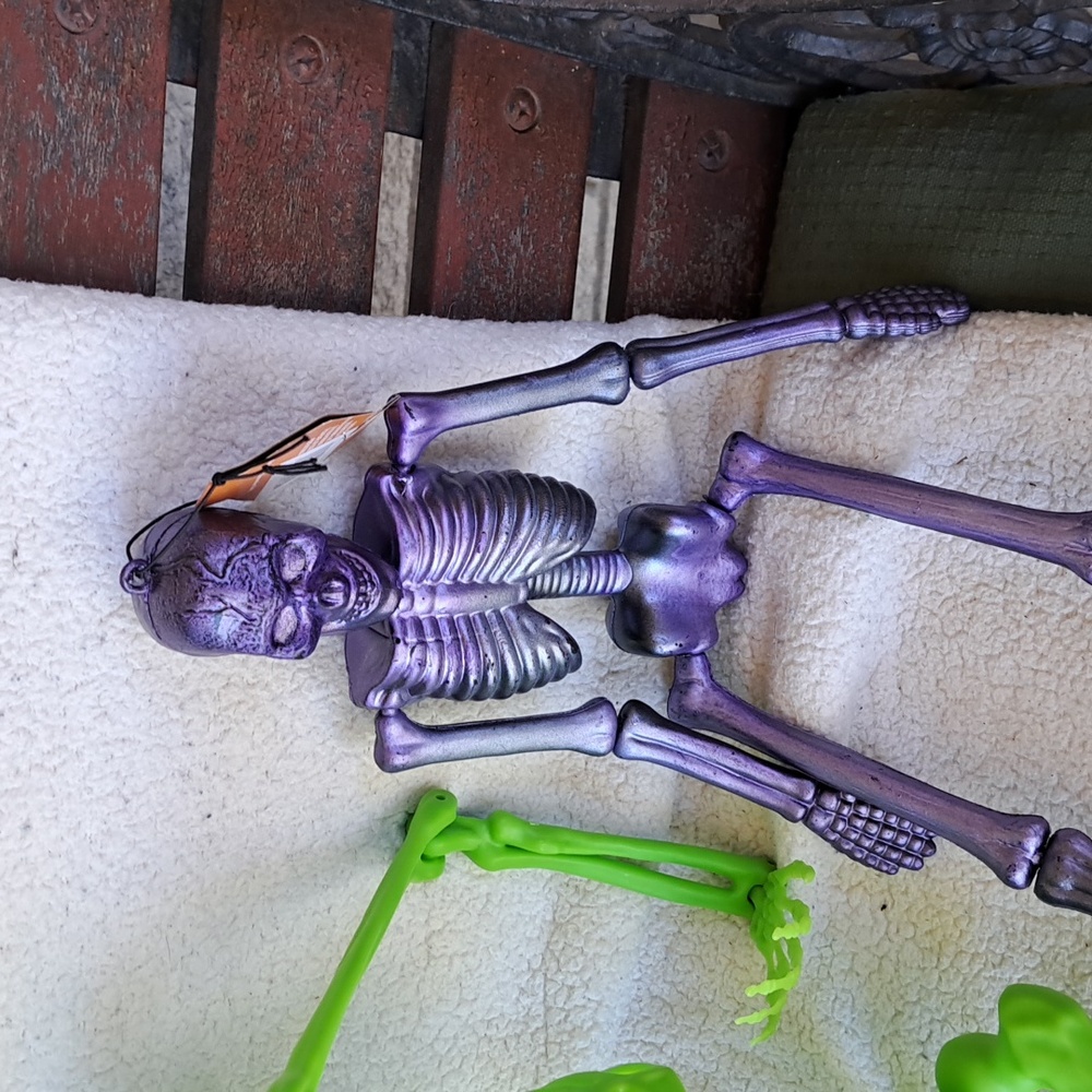 👻 4 Skeletos New But On Display - Picture 7 of 8